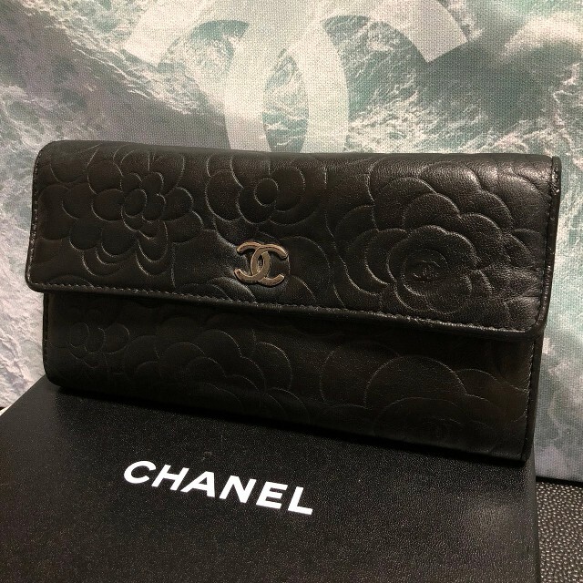 正規品！美品！CHANEL シャネル ブラック カメリア型押し 長財布-