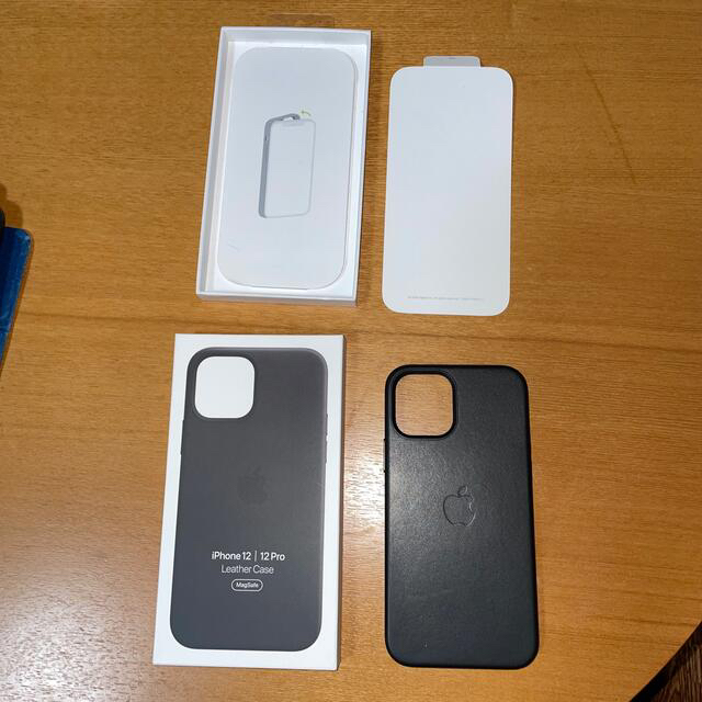 Apple(アップル)のiPhone12   純正　レザーケース　黒　ブラック ハンドメイドのスマホケース/アクセサリー(スマホケース)の商品写真