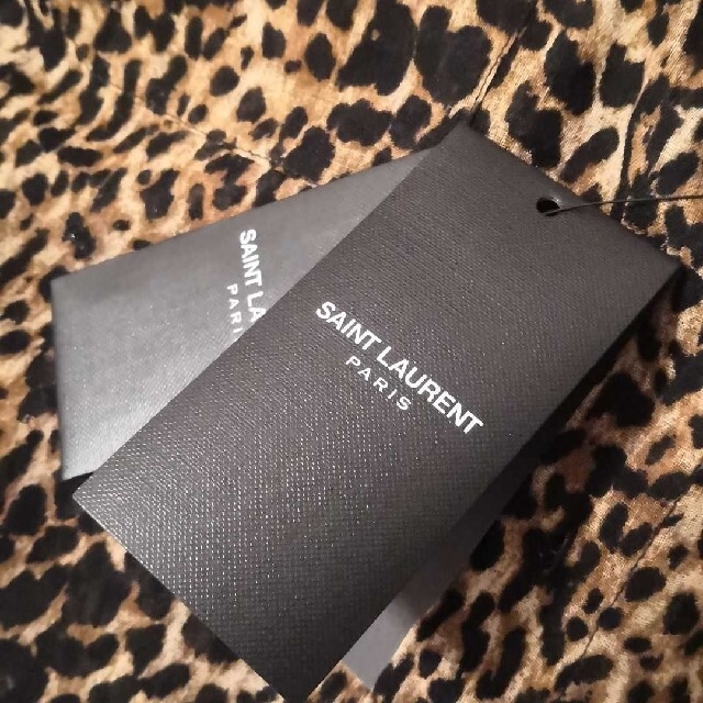 Saint Laurent(サンローラン)のサンローラン レオパードシャツ レディースのトップス(シャツ/ブラウス(長袖/七分))の商品写真