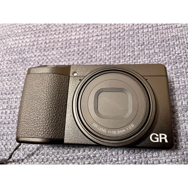 RICOH(リコー)のRICOH リコー　GRIII 美品　シャッター回数200未満 スマホ/家電/カメラのカメラ(コンパクトデジタルカメラ)の商品写真