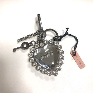 ミュウミュウ(miumiu)のmiu miu クリスタルモチーフ キーリング(キーホルダー)