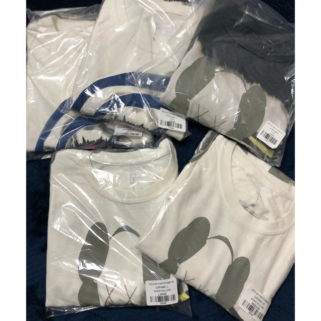 FRAGMENT(フラグメント)のTravis Scott kaws fragment Tシャツ　M メンズのトップス(Tシャツ/カットソー(半袖/袖なし))の商品写真