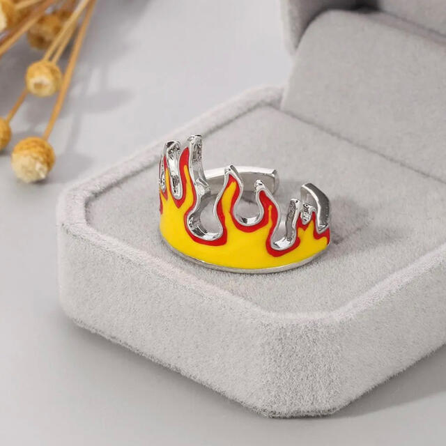 炎 ファイヤー リング 指輪 フリーサイズ メンズのアクセサリー(リング(指輪))の商品写真