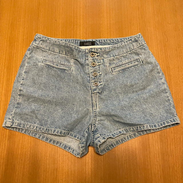 GUESS(ゲス)のGUESS ショートパンツ レディースのパンツ(ショートパンツ)の商品写真