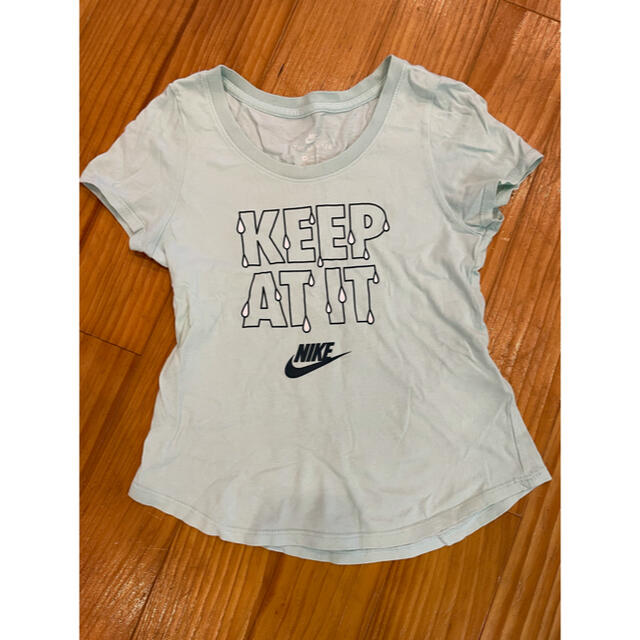 NIKE(ナイキ)のNIKE Ｔシャツ　サイズ125〜130 キッズ/ベビー/マタニティのキッズ服男の子用(90cm~)(Tシャツ/カットソー)の商品写真