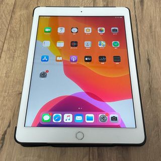 アイパッド(iPad)の★iPad 2017 第5世代 simフリー★(タブレット)