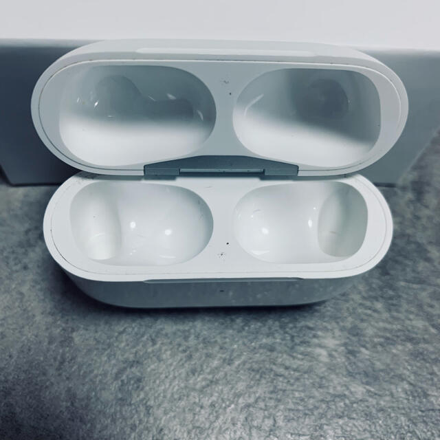 Apple AirPods  Pro エアーポッズ　充電ケースのみ商品状態