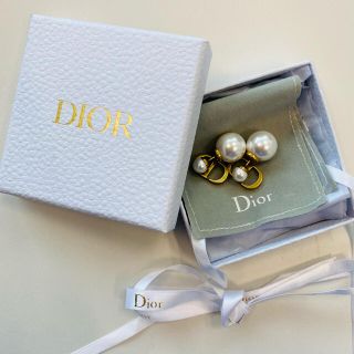 クリスチャンディオール(Christian Dior)の新品同様【クリスチャンディオール】トライバル　ピアス　パール　ロゴ　Dior(ピアス)