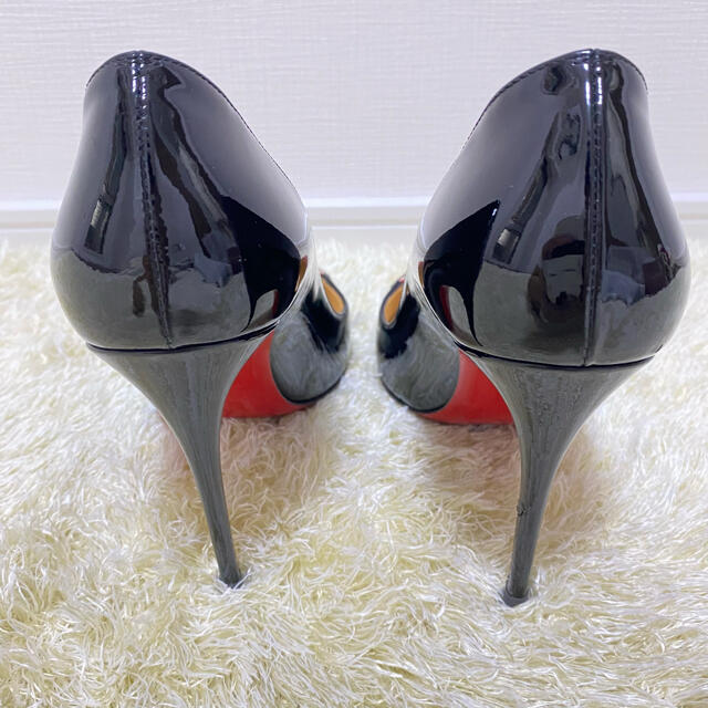 Christian Louboutin(クリスチャンルブタン)のパンプス　ハート　エナメル　ヒール　クリスチャンルブタン　36 約23センチ レディースの靴/シューズ(ハイヒール/パンプス)の商品写真