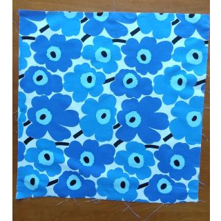 マリメッコ(marimekko)のマリメッコ　ミニウニッコ　生地　ハギレ(生地/糸)