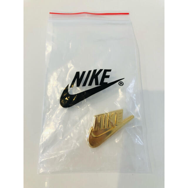 NIKE(ナイキ)のNIKE 【ピンバッジ】 エンタメ/ホビーのコレクション(ノベルティグッズ)の商品写真