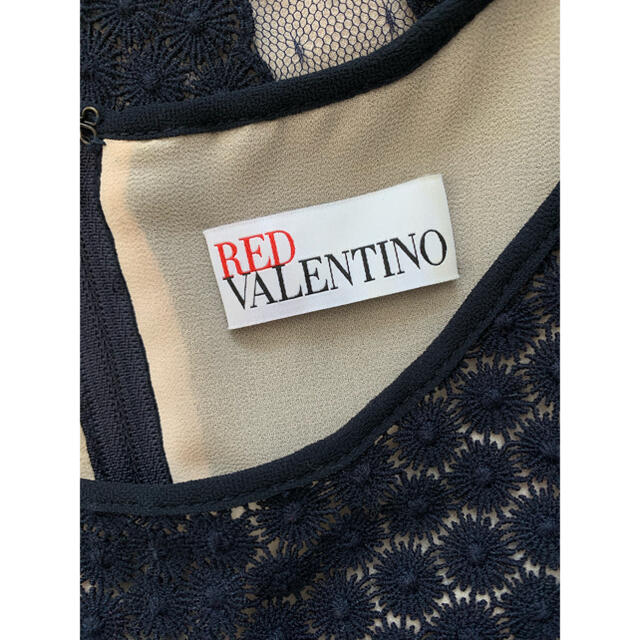 RED VALENTINO(レッドヴァレンティノ)のRED VALENTINO ２種の総レースワンピース　ネイビー　美品 レディースのワンピース(ひざ丈ワンピース)の商品写真