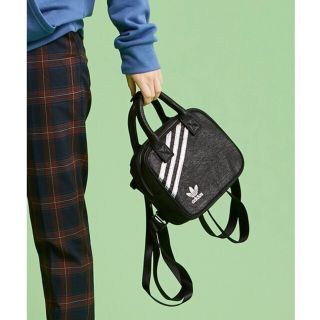 アディダス(adidas)のアディダス オリジナルス バッグ ブラック×シルバーメタリック(リュック/バックパック)