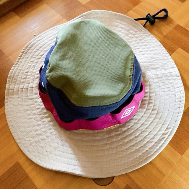 UMBRO(アンブロ)のカリカリ様専用　ミレー雨具上下&アンブロハット レディースの帽子(ハット)の商品写真