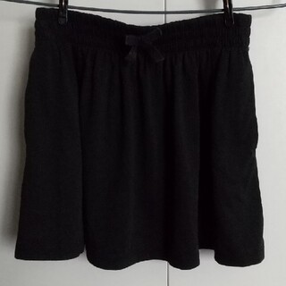 ユニクロ(UNIQLO)のUNIQLOブラックスカート キッズLサイズ(スカート)