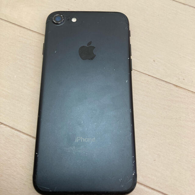 iPhone7 ブラック　電池97% スマホ/家電/カメラのスマートフォン/携帯電話(スマートフォン本体)の商品写真