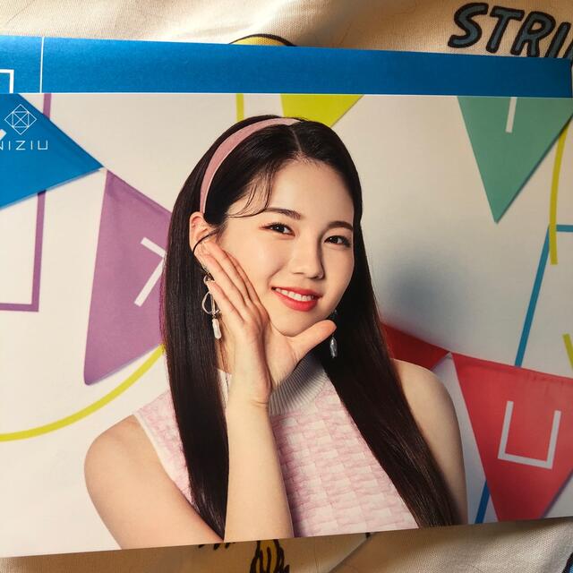 NiziU AYAKA  ランダムトレカ エンタメ/ホビーのタレントグッズ(アイドルグッズ)の商品写真