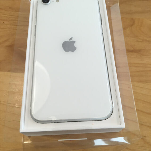 新品未使用iPhoneSE（第二世代）64GB SIMフリーWhite 4