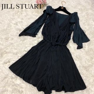 ジルスチュアート(JILLSTUART)のジルスチュアート　ロンパース　ワンピース　ノースリーブ　リボン　Vネック(ひざ丈ワンピース)