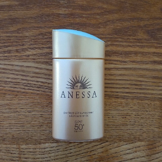 ANESSA(アネッサ)のななさん専用☆ANESSA パーフェクトＵＶ スキンケアミルク60mL コスメ/美容のボディケア(日焼け止め/サンオイル)の商品写真