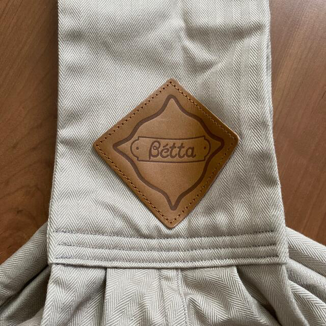 VETTA(ベッタ)のBetta ベッタ　抱っこ紐　キャリーミー　スリング キッズ/ベビー/マタニティの外出/移動用品(スリング)の商品写真