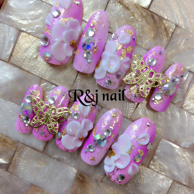 ピンク♡紫グラデ♡3Dお花♡メタル蝶♡ネイル コスメ/美容のネイル(つけ爪/ネイルチップ)の商品写真