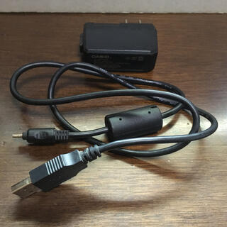 カシオ(CASIO)のおまけ付　CASIO純正 USB-ACアダプター　ケーブル(バッテリー/充電器)