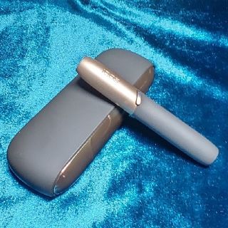 アイコス(IQOS)の【正常稼働中古品】iQOS3チャージャー&ホルダー　コンビ(タバコグッズ)