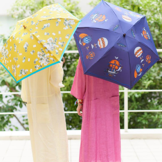 Spick & Span(スピックアンドスパン)の新品定価15400円　マニプリ　傘　トランプ柄　晴雨兼用 レディースのファッション小物(傘)の商品写真