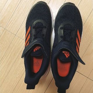 アディダス(adidas)のアディダスのスニーカー(スニーカー)