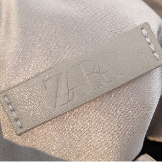 ZARA(ザラ)のザラ 正規品 かごバッグ パール zara おまけスカーフなし レディースのバッグ(かごバッグ/ストローバッグ)の商品写真