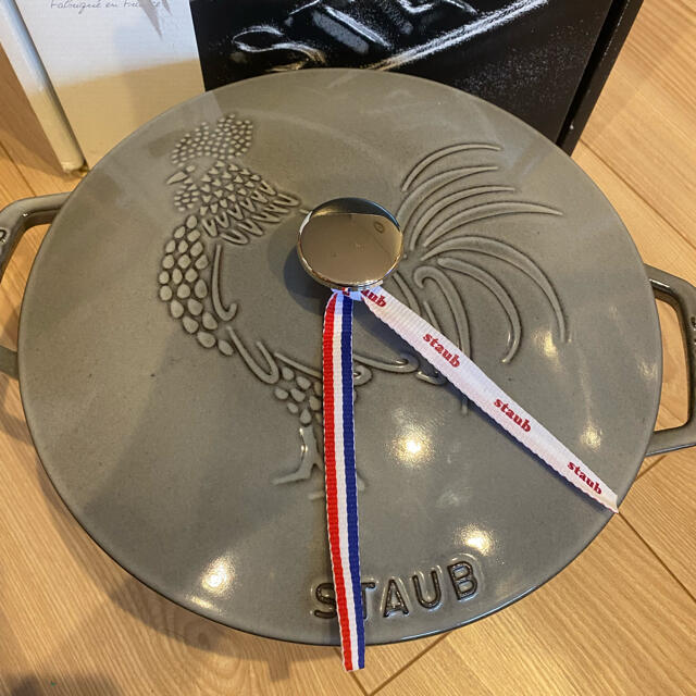 STAUB(ストウブ)のSTAUB フレンチルースターココットグレー　24cm 3.6L インテリア/住まい/日用品のキッチン/食器(鍋/フライパン)の商品写真