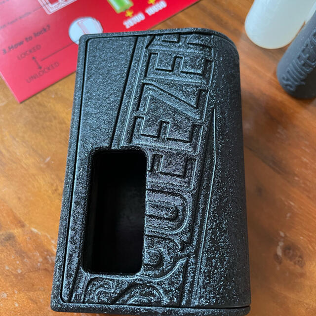 【中古】Hugo Vaper Squeezer メンズのファッション小物(タバコグッズ)の商品写真