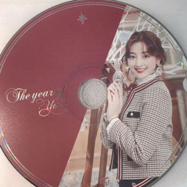 美品❣　TWICE　CD　「TWICE The year of yes」ジヒョ