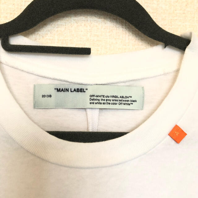 OFF-WHITE メンズ XLの通販 by めろ's shop｜オフホワイトならラクマ - 値引き⭐️OFF-WHITE Tシャツ 超歓迎低価