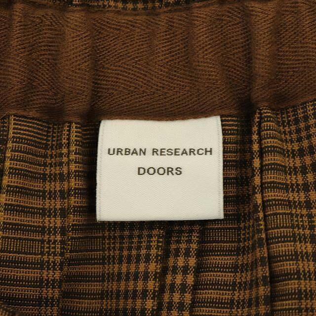 URBAN RESEARCH DOORS(アーバンリサーチドアーズ)のアーバンリサーチ ドアーズ ロングスカート チェック プリーツ 茶 ブラウン レディースのスカート(ロングスカート)の商品写真