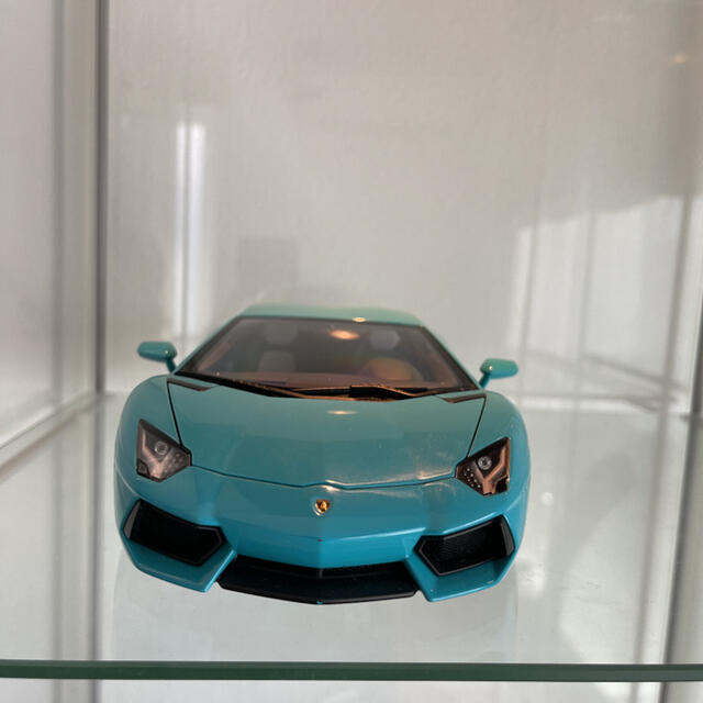 イーニナ様専用 AUTOart 1/18 アヴェンタドール 輝く高品質な www