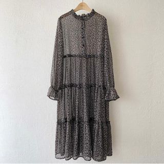 ザラ(ZARA)のHOWDY 鈴蘭柄ワンピース(ロングワンピース/マキシワンピース)