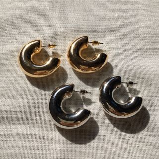 ザラ(ZARA)のぷっくりフープピアス　シルバー30mm(ピアス)