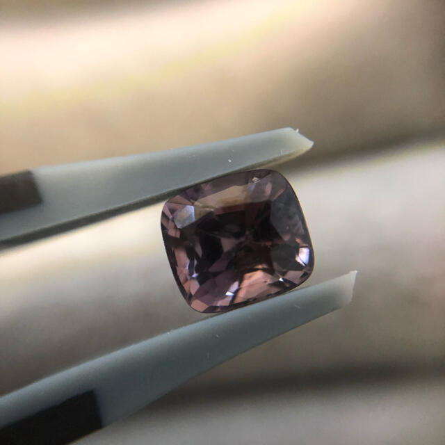 スピネル ルース 1.22ct ハンドメイドの素材/材料(各種パーツ)の商品写真