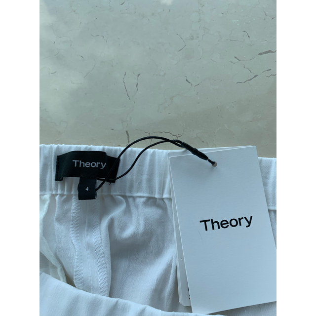 theory(セオリー)の☆専用　theory セオリー、麻のパンツ♪ （新品.未使用！） レディースのパンツ(クロップドパンツ)の商品写真