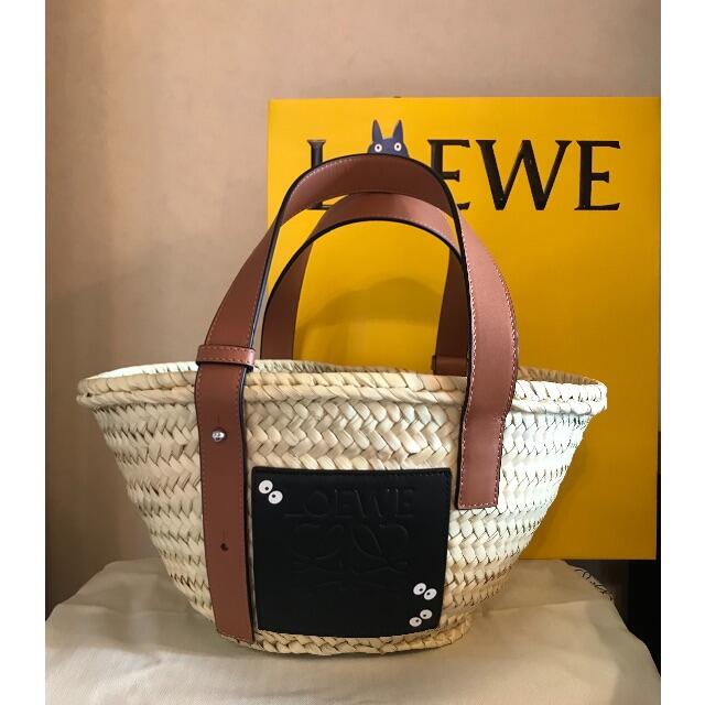 LOEWE(ロエベ)の希少　　ロエベ　トトロ　コラボ籠バック　新品　正規品 レディースのバッグ(かごバッグ/ストローバッグ)の商品写真