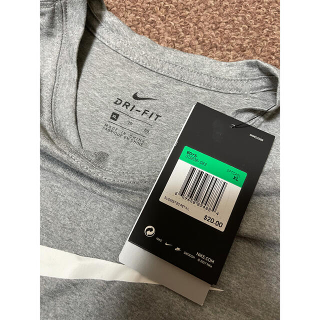 NIKE(ナイキ)の【新品】NIKE ナイキ Tシャツ ドライフィット キッズ/ベビー/マタニティのキッズ服男の子用(90cm~)(Tシャツ/カットソー)の商品写真