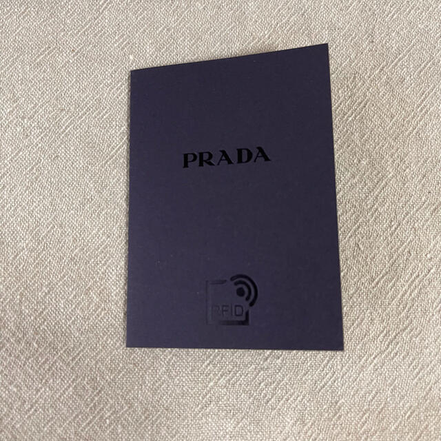 PRADA(プラダ)の新品同様♡ プラダ　サフィアーノ　リボン　キーケース　ブラック レディースのファッション小物(キーケース)の商品写真