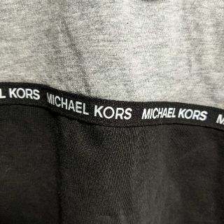 マイケルコース(Michael Kors)の【新品】MK マイケルコース Tシャツ S （日本サイズM相当）ブラック グレー(Tシャツ(半袖/袖なし))