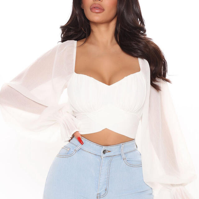 boohoo(ブーフー)のFashion nova Bella Mia Cropped Blouse レディースのトップス(シャツ/ブラウス(長袖/七分))の商品写真