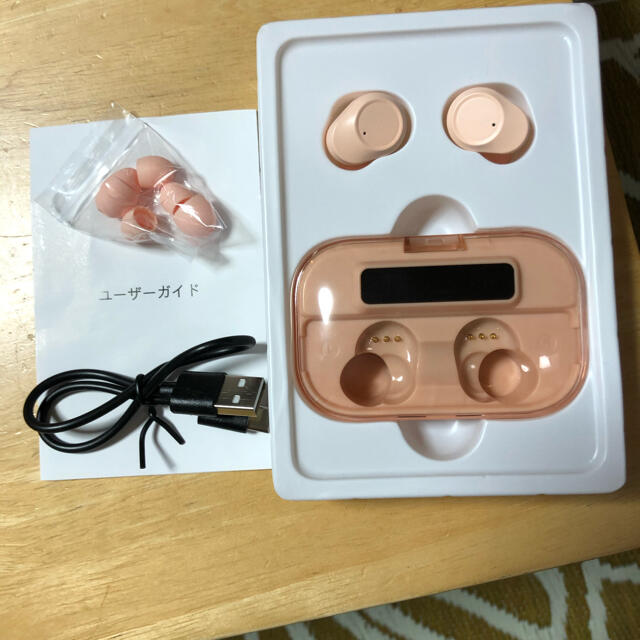 Bluetooth ワイヤレスイヤホン　ピンク色 スマホ/家電/カメラのオーディオ機器(ヘッドフォン/イヤフォン)の商品写真