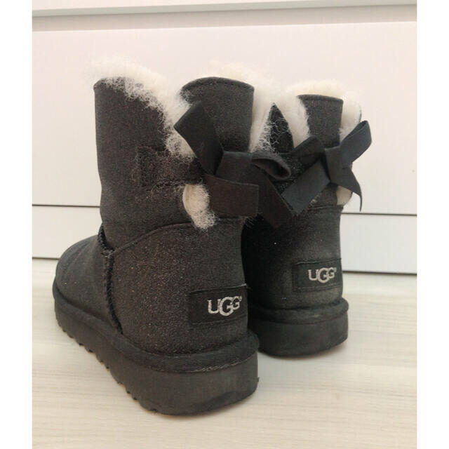 UGG(アグ)のUGG ムートンブーツ リボン ミニ ベイリー ボウ スパークル レディースの靴/シューズ(ブーツ)の商品写真