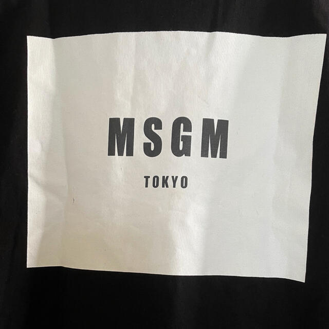 MSGM(エムエスジイエム)のMSGM Tシャツ　ロゴ　黒　エムエスジーエム　ロゴプリント　半袖　ブラック レディースのトップス(Tシャツ(半袖/袖なし))の商品写真