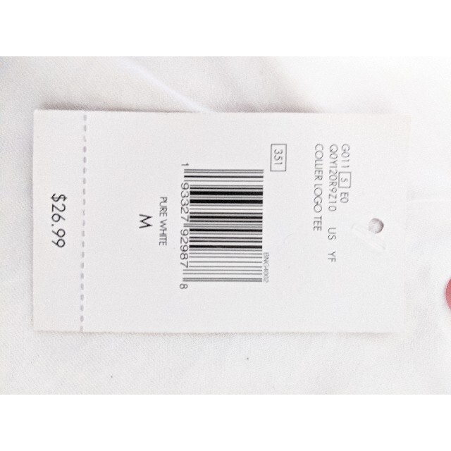 GUESS(ゲス)の【新品】GUESS ゲス V Tシャツ M ピュアホワイト タグ付 COLLER レディースのトップス(Tシャツ(半袖/袖なし))の商品写真